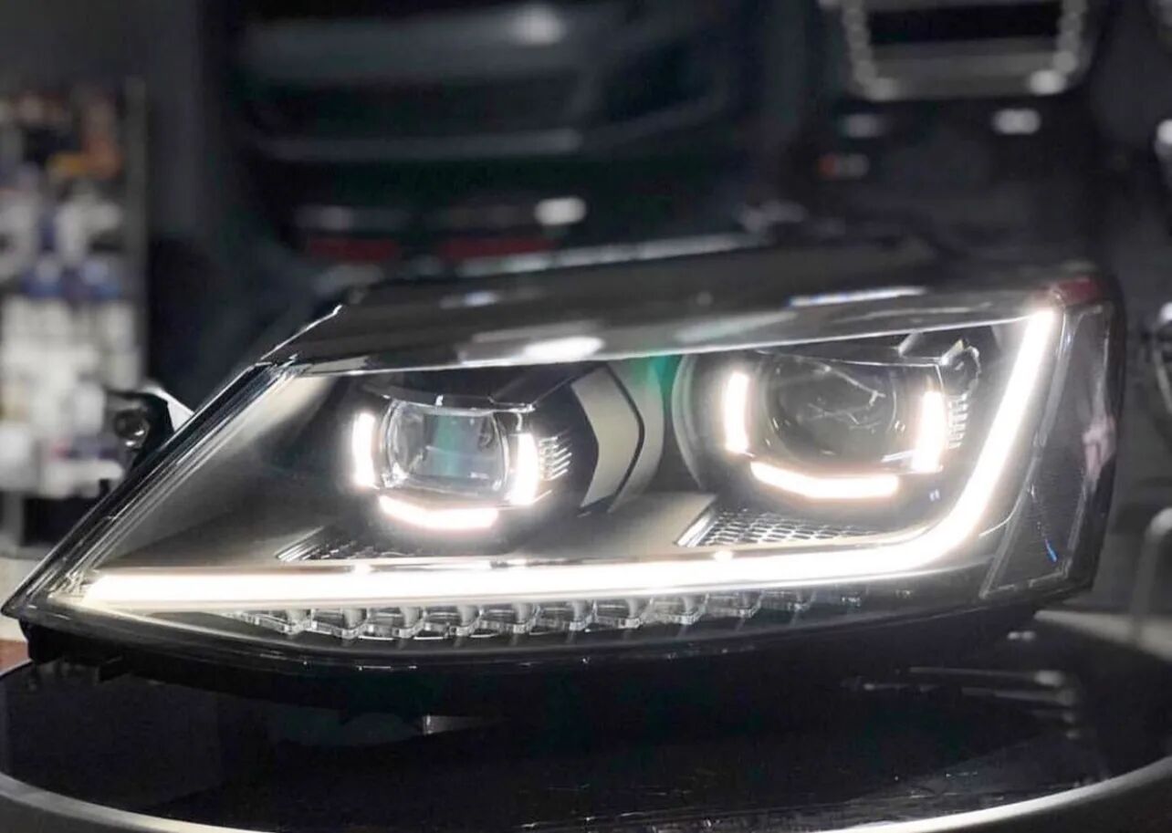 VW JETTA ile Uyumlu B8 DİZAYN FAR 2011-